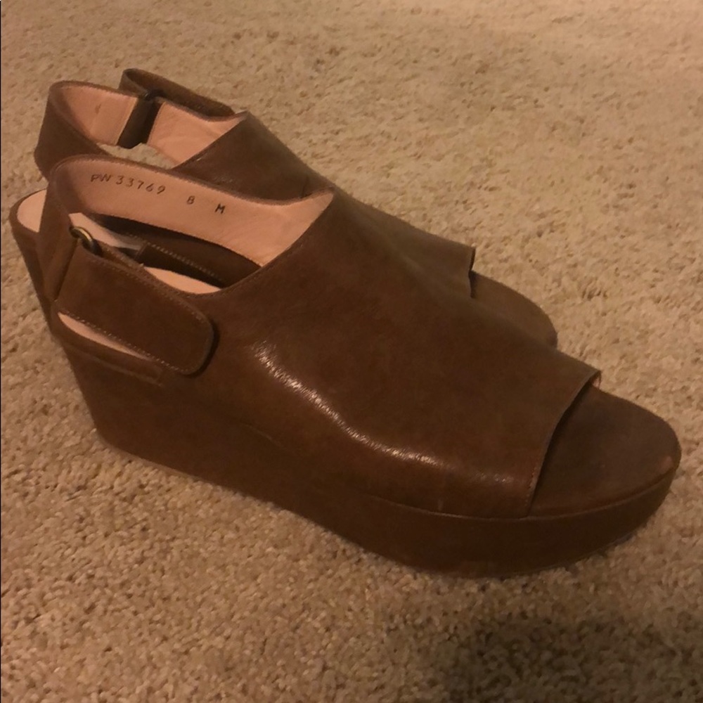 Stuart Weitzman - Picture 3 of 3